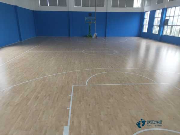 大学运动篮球木地板报价