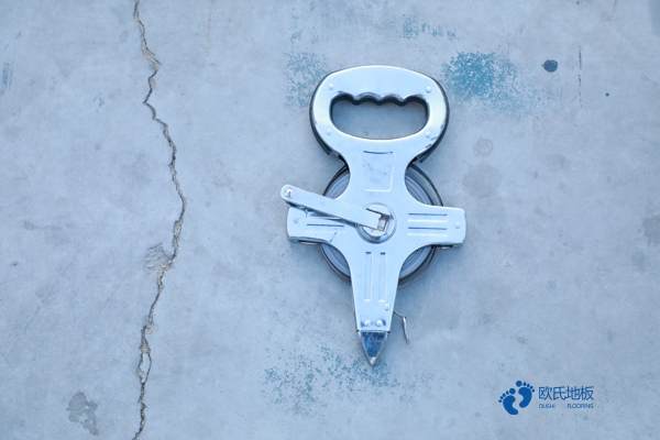 柞木运动木地板厂家2