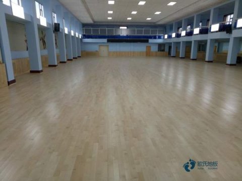 定做体育馆木地板哪种牌子好