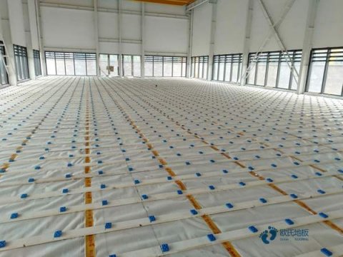 单龙骨篮球馆地板保养方法