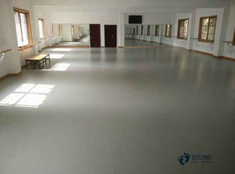 小学运动馆木地板施工