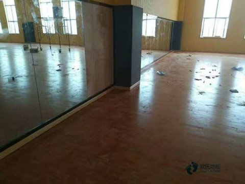 定制篮球场地地板哪个品牌好